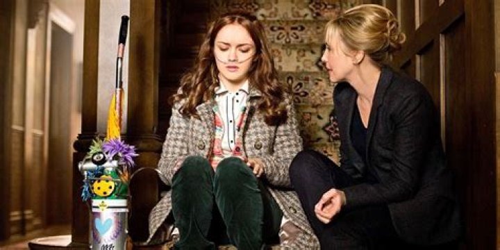 2013-2017 horror series in which Olivia Cooke portrayed Emma Decody: 2 wds.