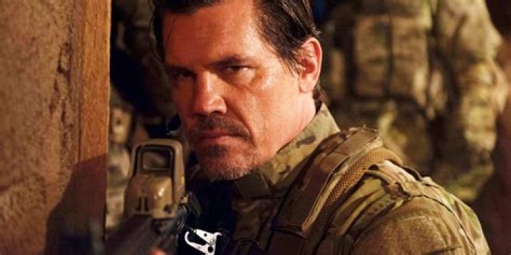 2013 action film starring Josh Brolin as a 1940s cop: 2 wds.