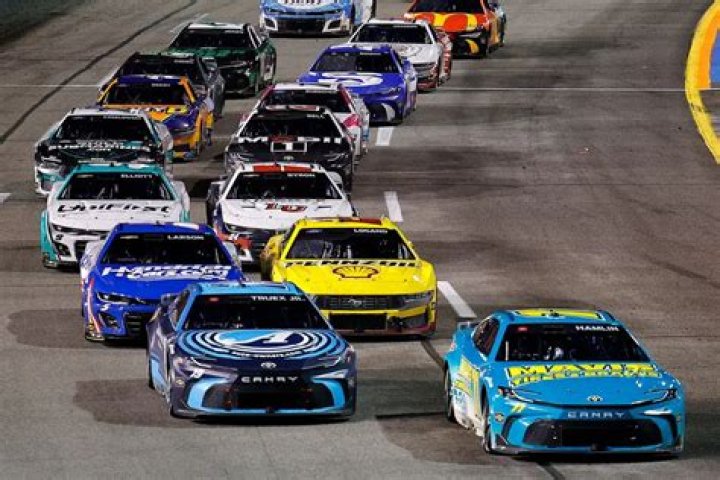 2018 and 2022 NASCAR Cup Series champion who was also the NASCAR Rookie of the Year in 2009: 2 wds.