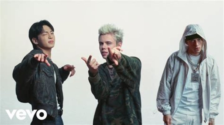 2020 song by the Kid Laroi whose remix was a top 10 hit in 2021: 2 wds.