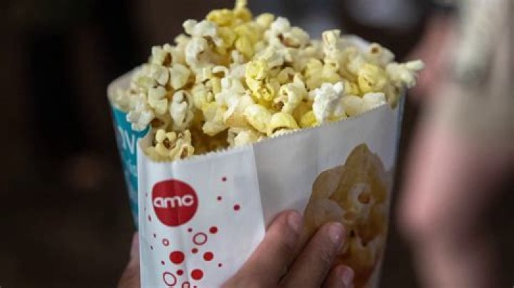 (3/6) ___ some popcorn and drinks to munch on during the cinematic experience.