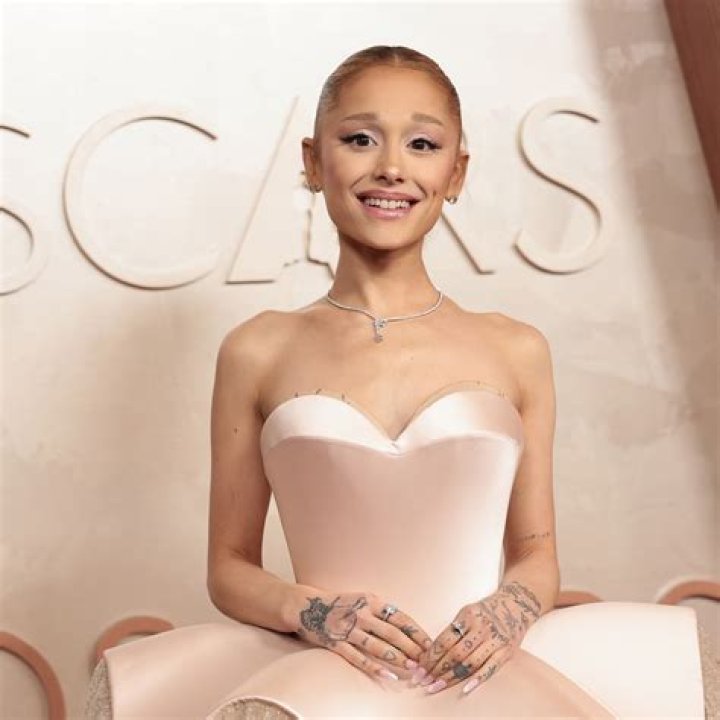 7 Rings singer Grande for short