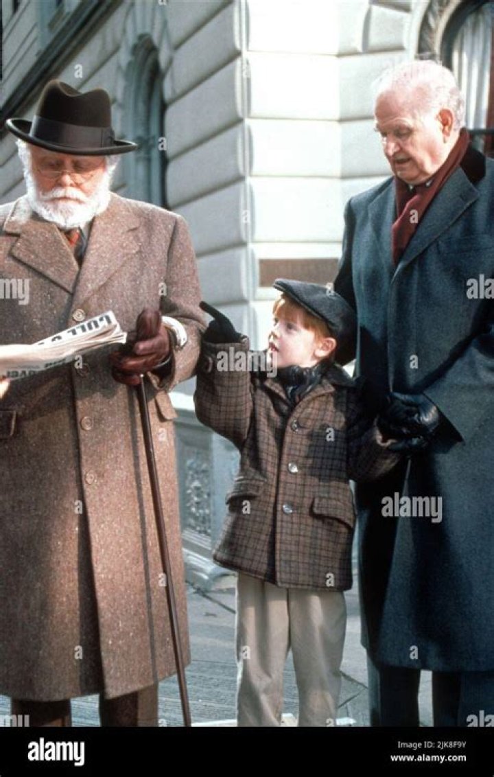 Actor who played Kris Kringle in 1947's Miracle on 34th Street: 2 wds.