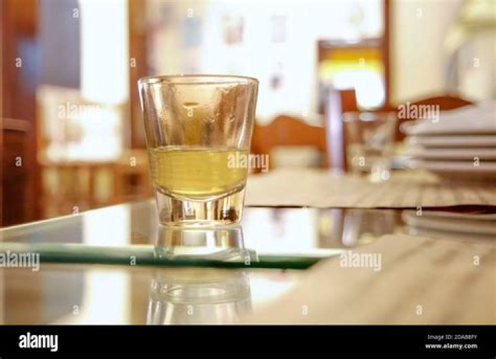 Alcoholic drink made from honey