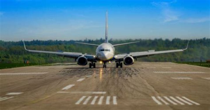 Approximate landing hour: Abbr.