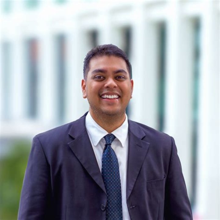 Assist a fellow criminal