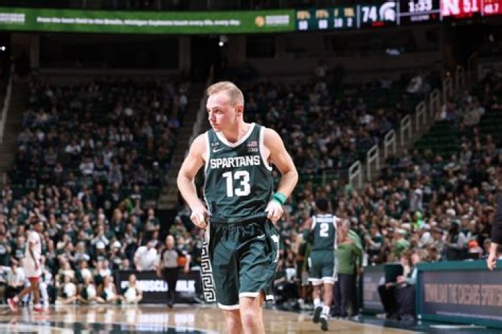 Basketball Hall of Famer ___ Thomas