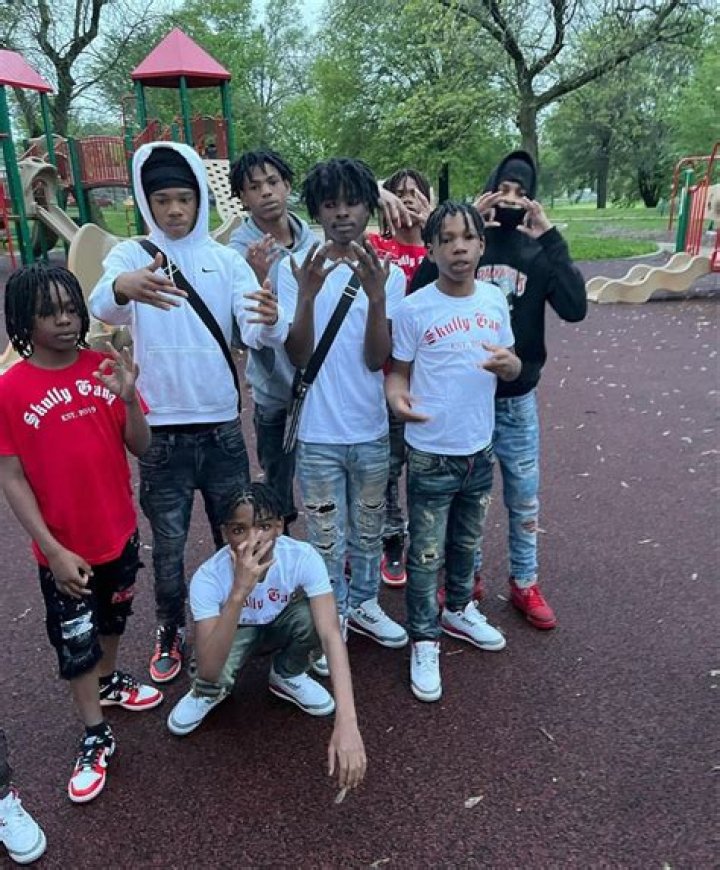 Becomes part of the gang: 2 wds.