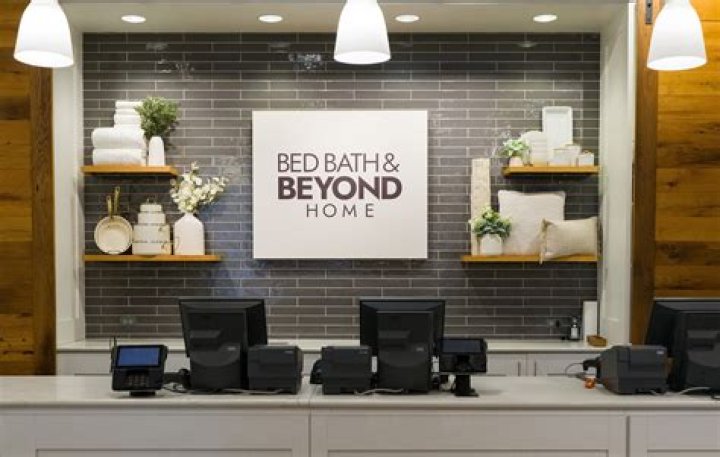 Bed ___ & Beyond (online-only home-furnishings retailer)