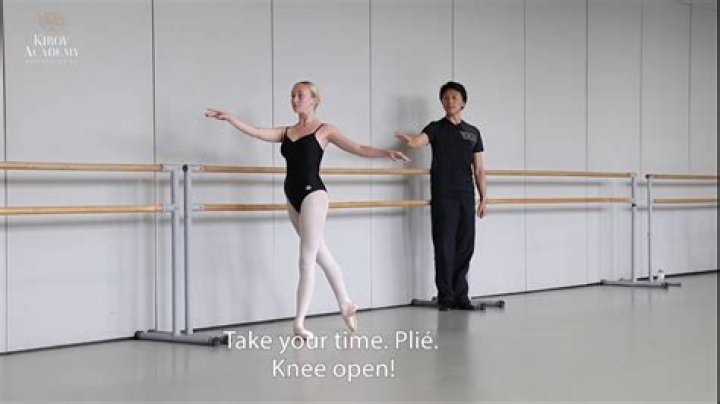 Body part that a ballerina pirouettes on