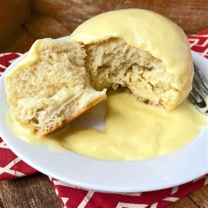 Bread item often served with a butter pat