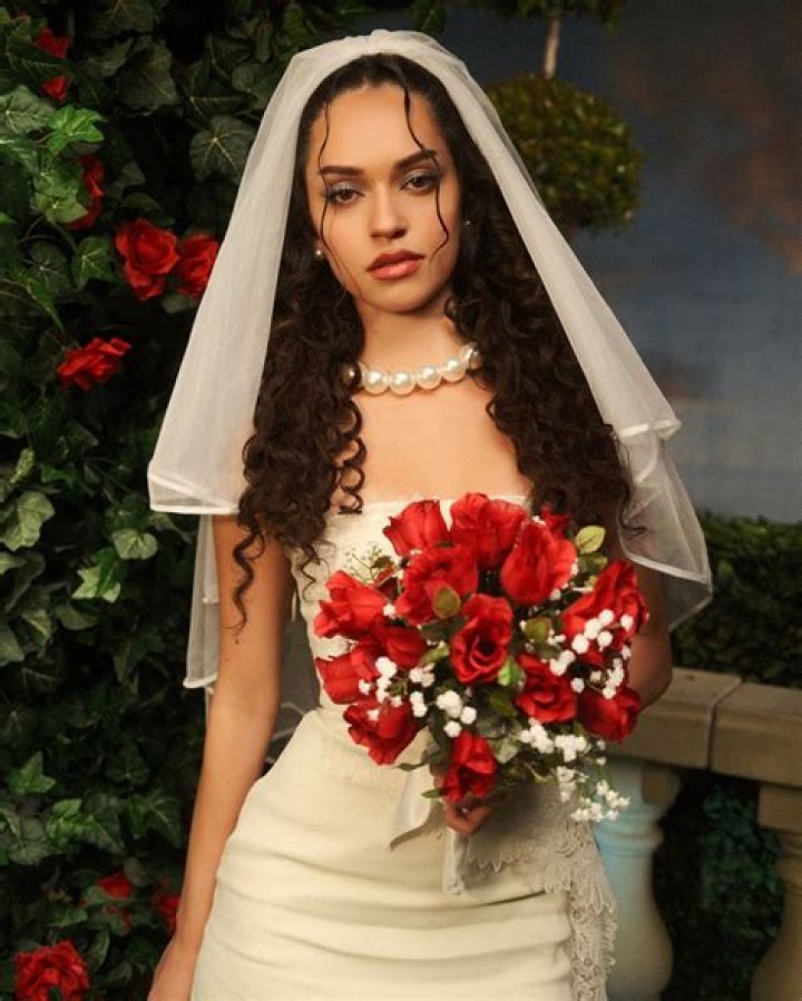 Bridesmaids actress who voices Luca's mother Daniela in Pixar's Luca: 2 wds.