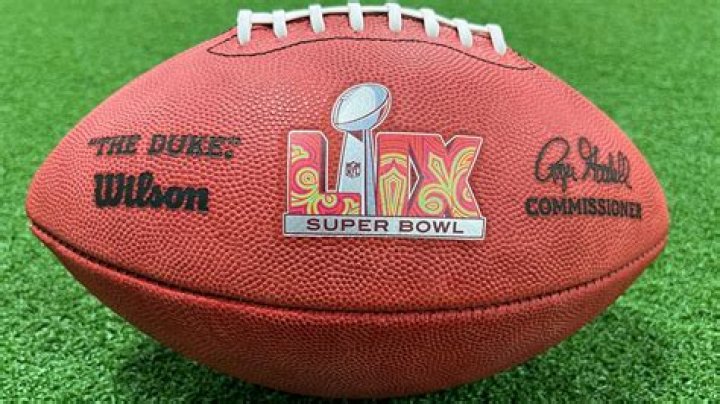 Buffalo Bills quarterback who never won a Super Bowl but is in the Hall of Fame: 2 wds.