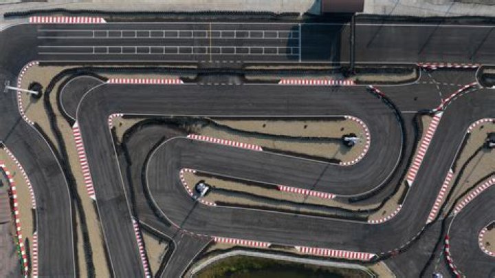 Circuits around a racetrack