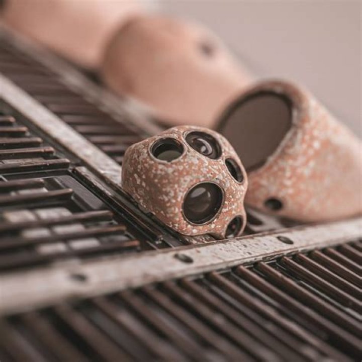 Circular knob on some radios