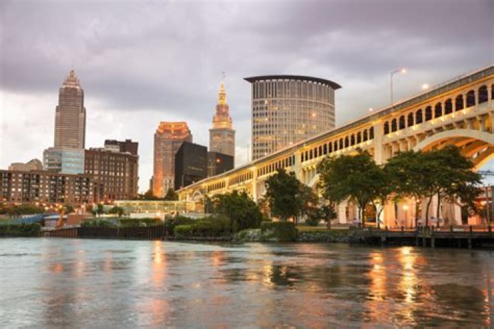 City near Cleveland known as the Rubber Capital of the World