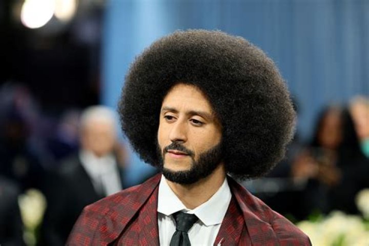 Colin Kaepernick's hairstyle