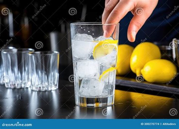 Cubes in lemonade