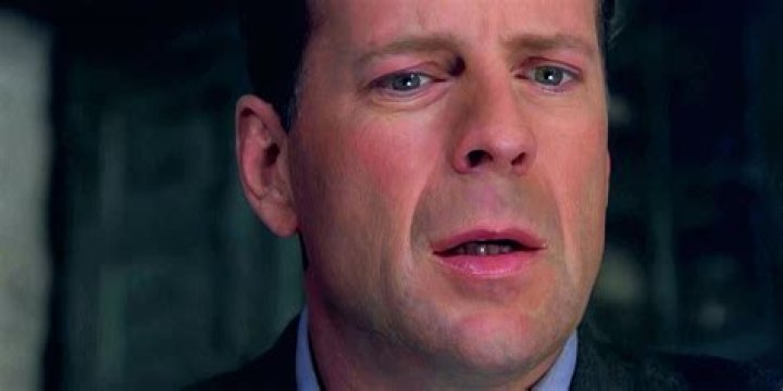 ___ dead people (The Sixth Sense line): 2 wds.