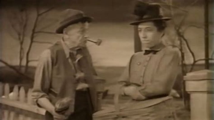 Dog that bites Miss Gulch in a 1939 movie