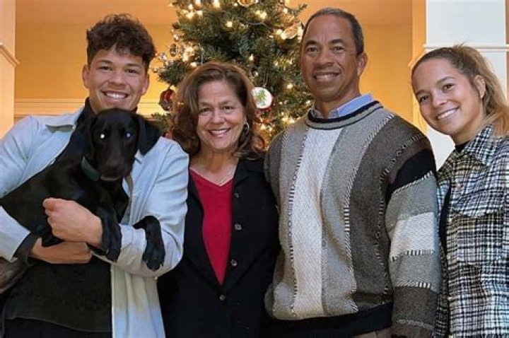 Father of Ben and Emma on Friends