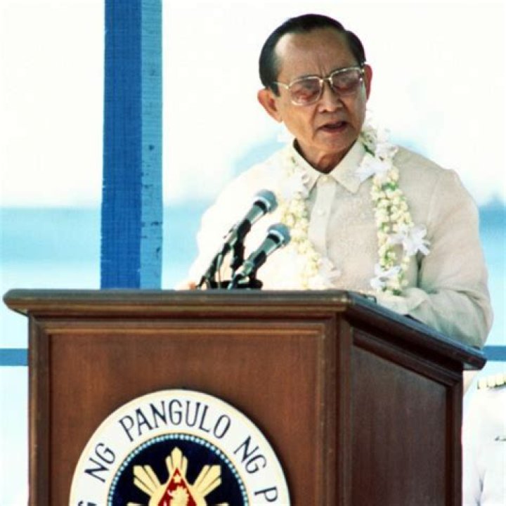 Former Philippine president who received the Fulbright Prize for International Understanding in 1996: 2 wds.