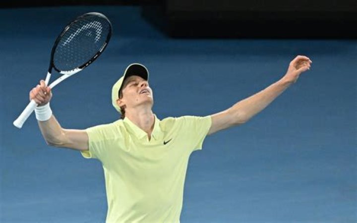 Former world #1 tennis champ from Scotland whose brother Jamie is also a tennis champ: 2 wds.