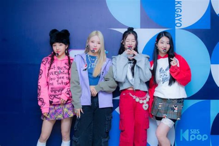 Foursome who sang the 1975 hit SOS