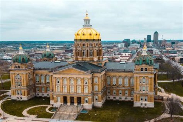 Its capital is Des Moines