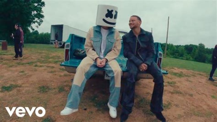 Just a single good move or a 2019 Marshmello hit with Kane Brown: 3 wds.