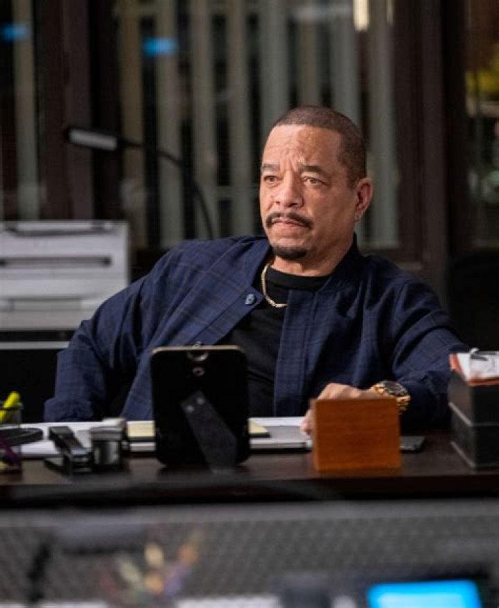 SVU actor who plays Fin Tutuola: Hyph.