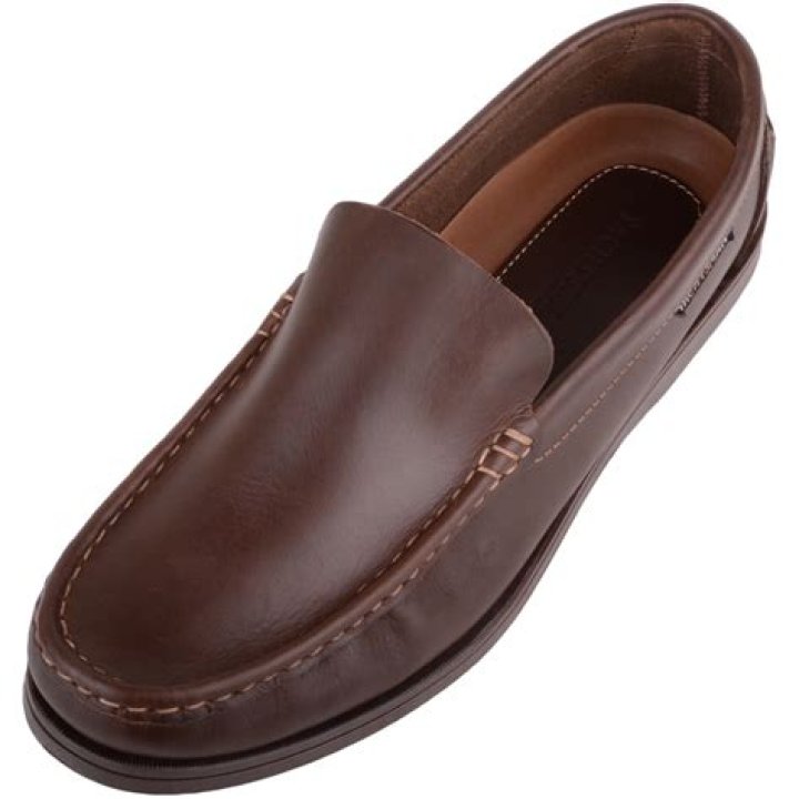 Leather slip-on shoes