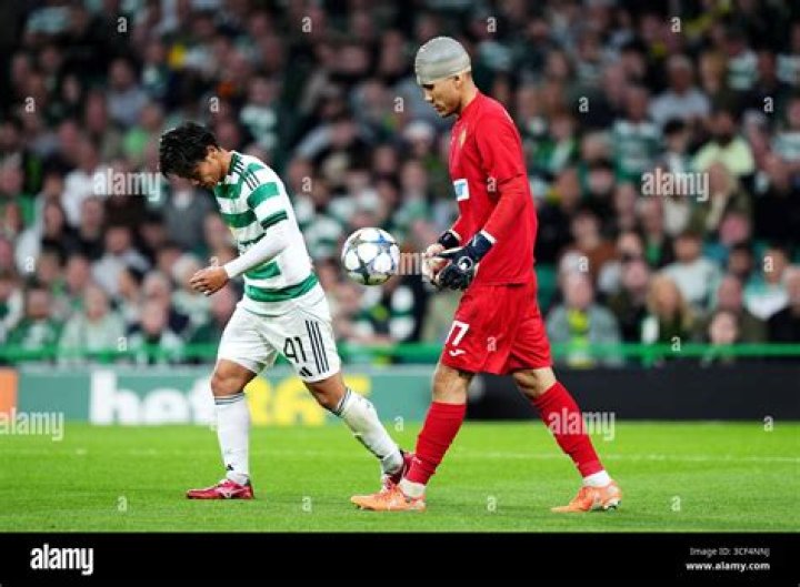 Leg joint with a protective cap