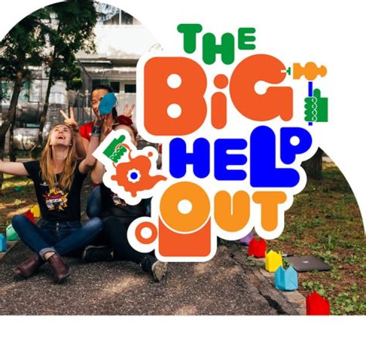 Lend a ___ (help out)