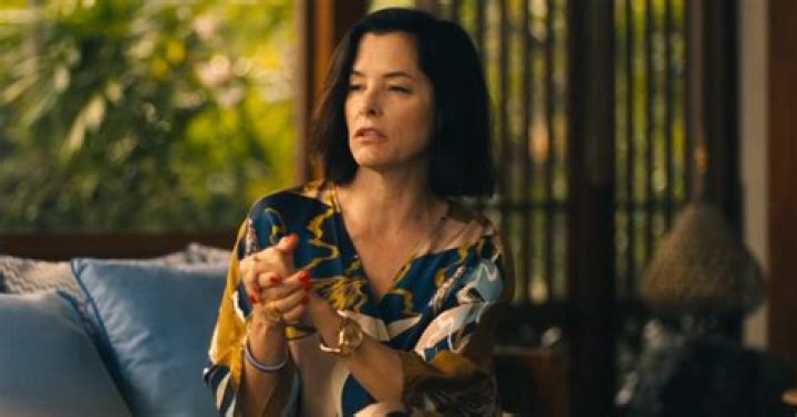 Look at in an uncomfortable way