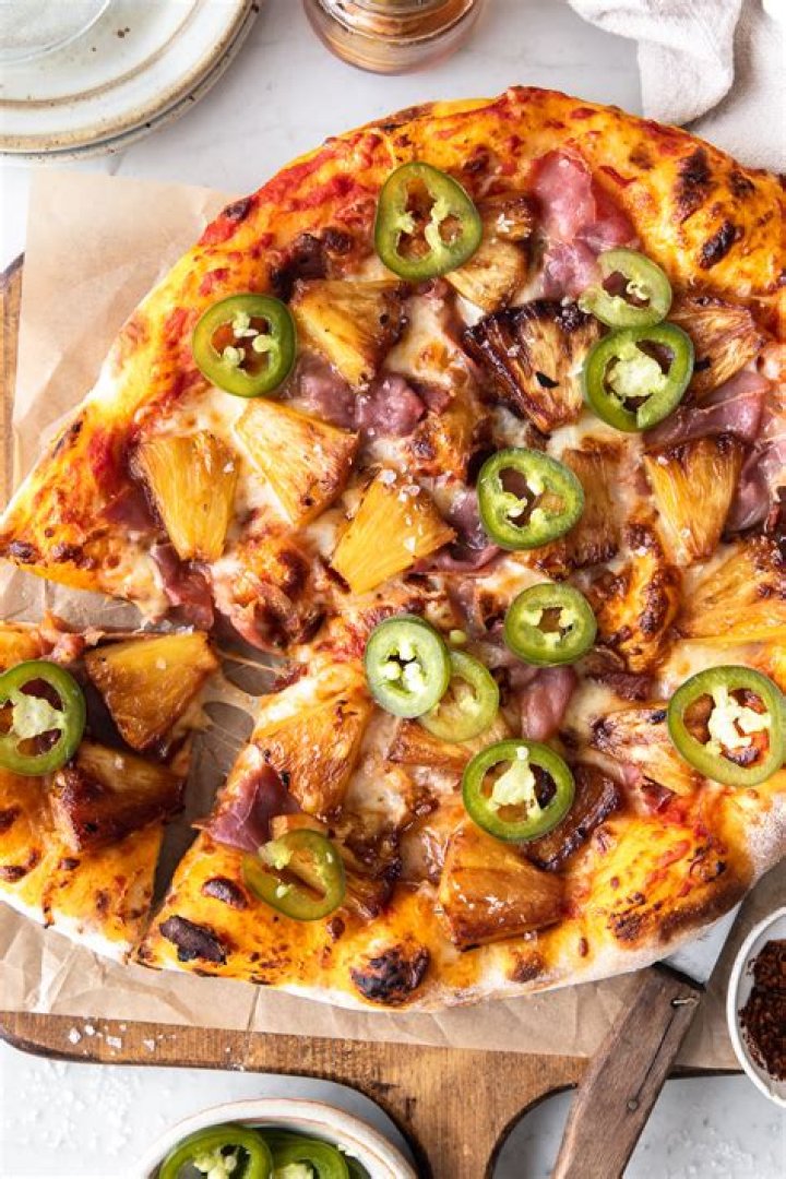 Meat found on a Hawaiian pizza