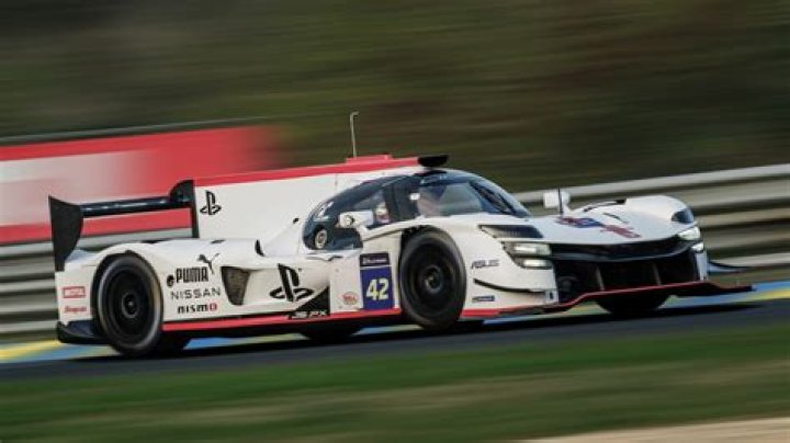 Midsommar actor who plays aspiring race car driver Jann Mardenborough in Gran Turismo: 2 wds.