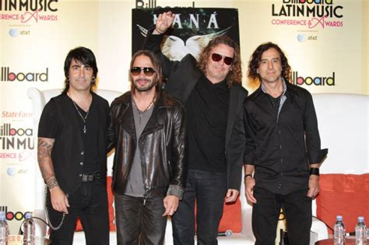 Oye Como Va musician who received the Billboard Latin Music Lifetime Achievement Award in 2009: 2 wds.