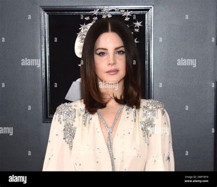 Pop singer ___ Del Rey