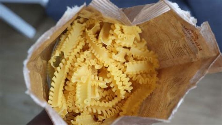 Prepares water as for pasta