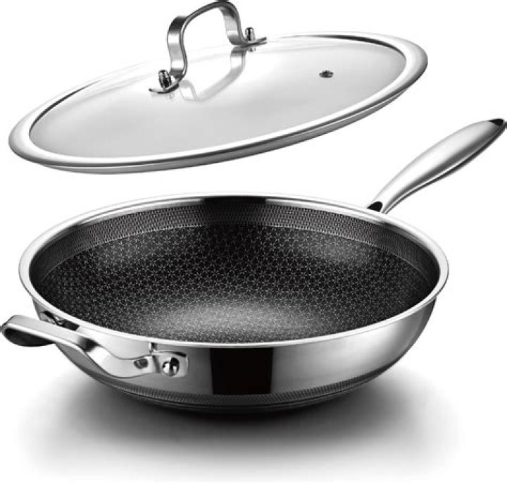 Round-bottomed stir-fry pan