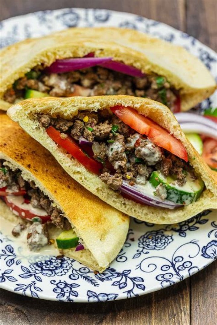 Sandwich that uses pita bread