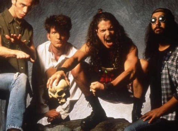 Seattle grunge band with the 1994 rock hit Black Hole Sun