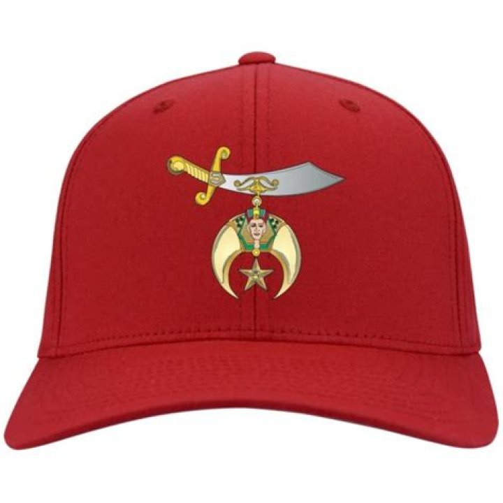 Shriner's red hat