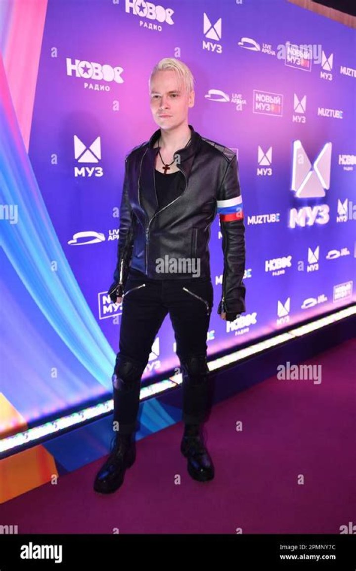 Singer of the 2019 #1 hit 7 Rings: 2 wds.