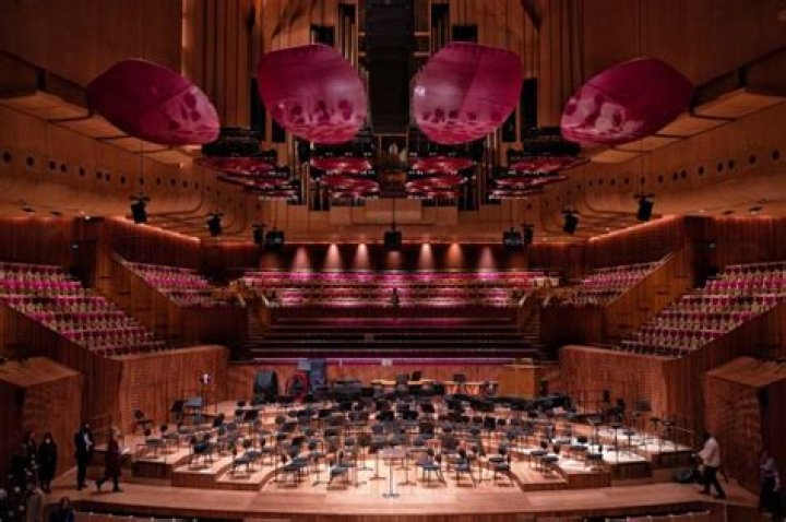 Singer's solo at the Sydney Opera House