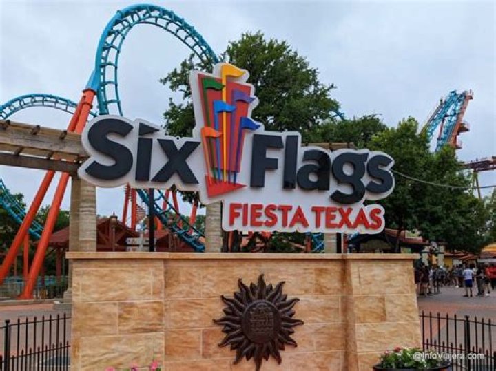 Six Flags ___ Texas (theme park)