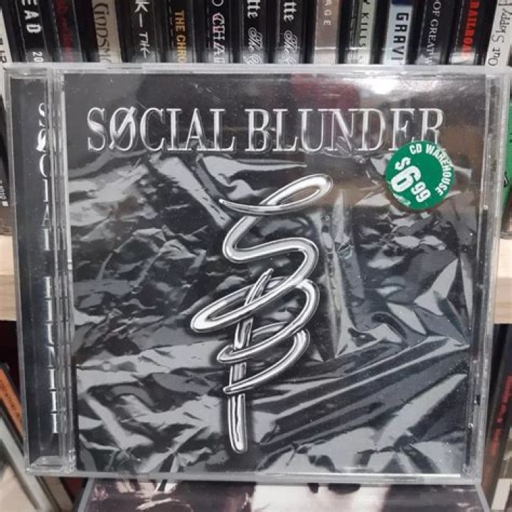 Social blunder: Hyph.