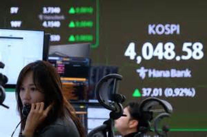 Soothes as one's fears