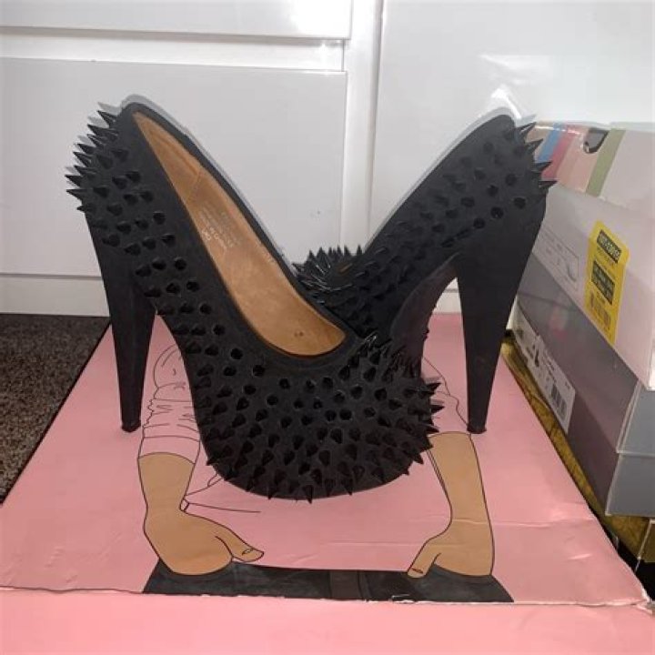 Spiky high heel